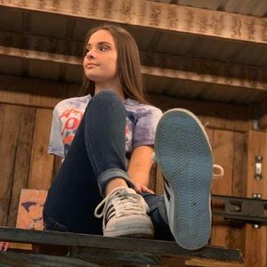 Meet your Posher, Jade